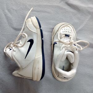VTG 2004 Nike Play White Blue Leather Sneakers Toddler Athletic Shoes Sz: 5 C